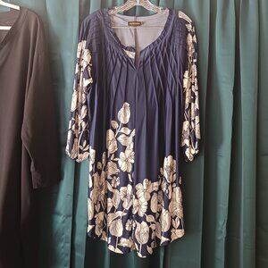 1x long tunic length blouse with tulip print